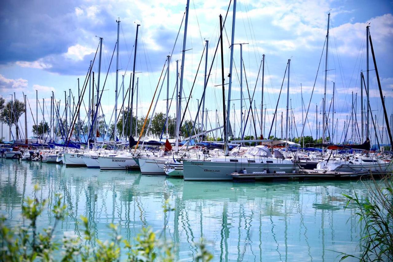 Lelle Sun&Pool Apartments Balatonlelle Extérieur photo